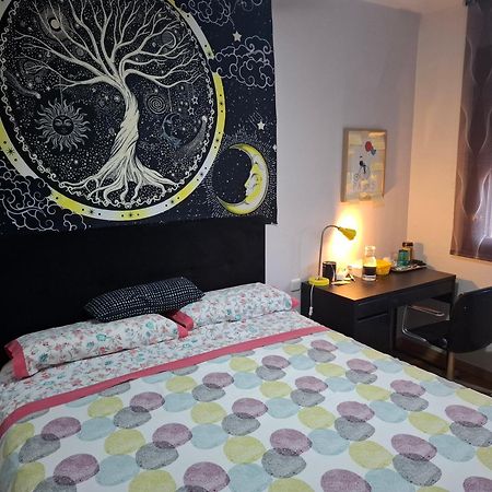 Habitaciones Individuales Wifi Tv Microondas Cerca Del Aeropuerto Madrid Habitacion Grande Wc Privado O Habitacion Pequena Wc Compartido Muy Tranquilas Bien Comunicadas Tren Metro Bus Facil Aparcamiento San Sebastián de los Reyes Dış mekan fotoğraf