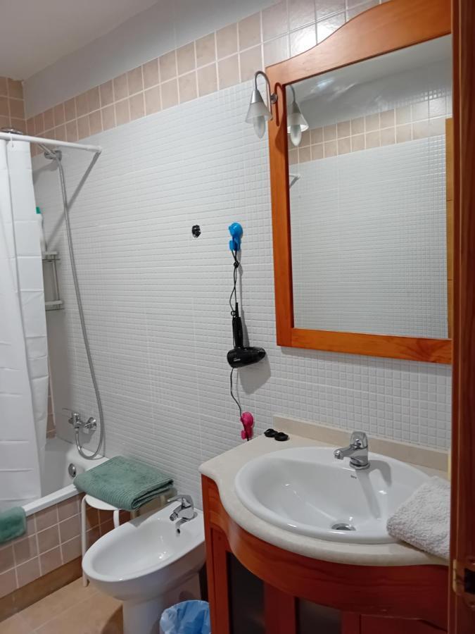 Habitaciones Individuales Wifi Tv Microondas Cerca Del Aeropuerto Madrid Habitacion Grande Wc Privado O Habitacion Pequena Wc Compartido Muy Tranquilas Bien Comunicadas Tren Metro Bus Facil Aparcamiento San Sebastián de los Reyes Dış mekan fotoğraf