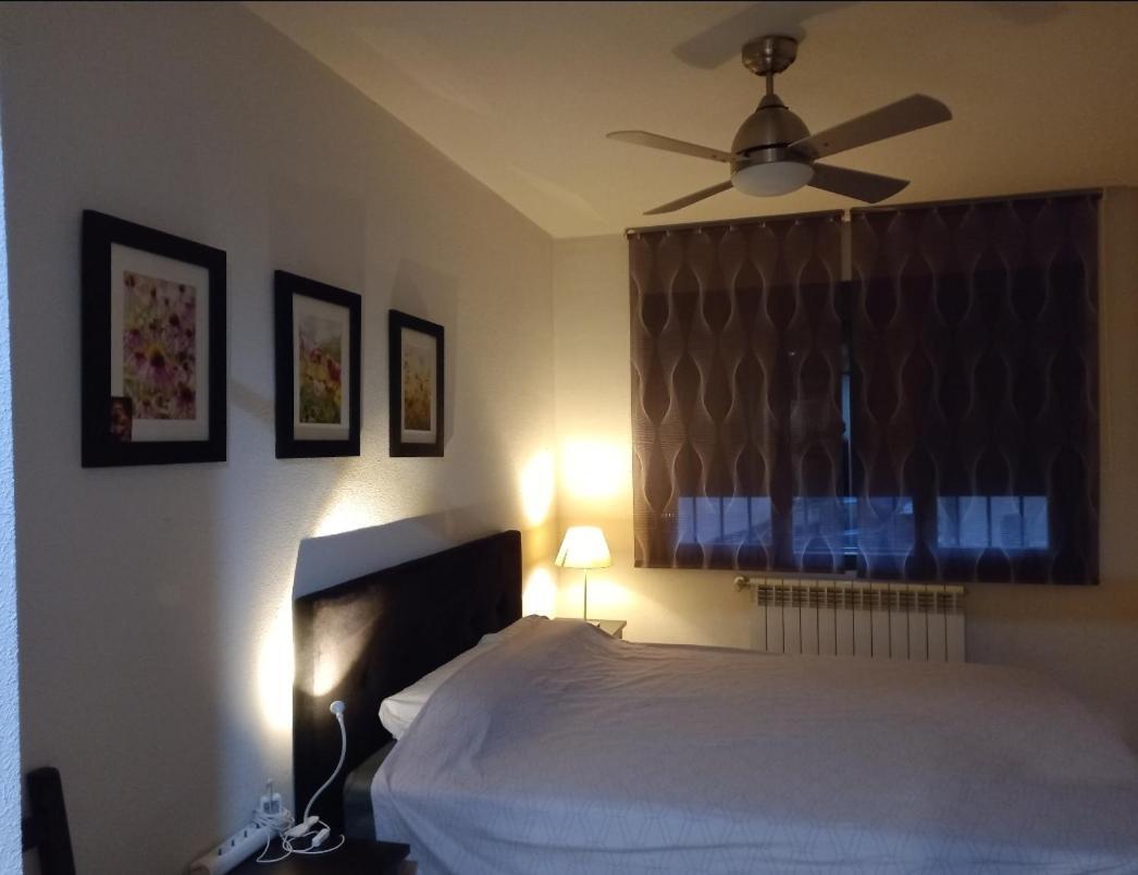 Habitaciones Individuales Wifi Tv Microondas Cerca Del Aeropuerto Madrid Habitacion Grande Wc Privado O Habitacion Pequena Wc Compartido Muy Tranquilas Bien Comunicadas Tren Metro Bus Facil Aparcamiento San Sebastián de los Reyes Dış mekan fotoğraf