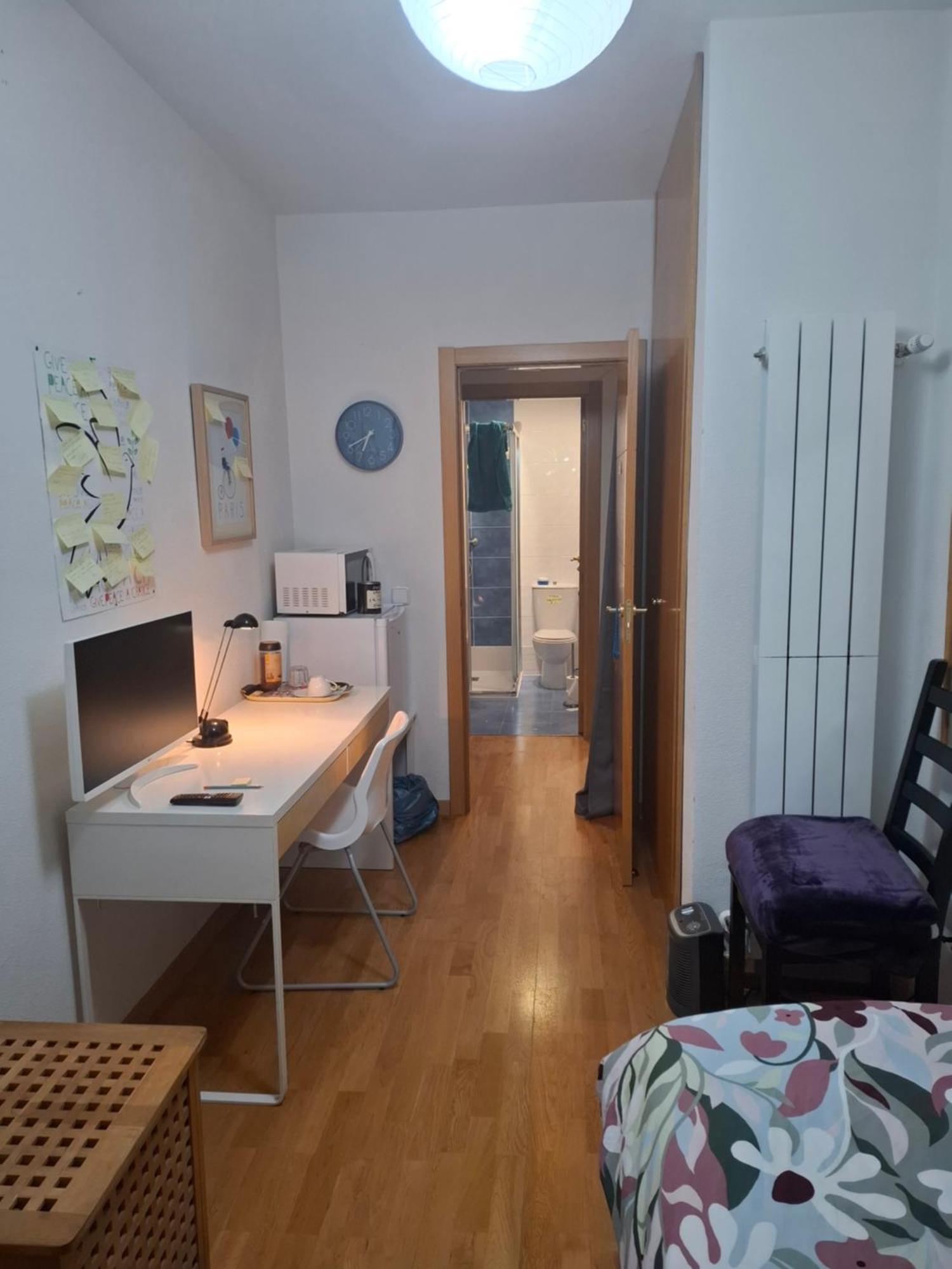 Habitaciones Individuales Wifi Tv Microondas Cerca Del Aeropuerto Madrid Habitacion Grande Wc Privado O Habitacion Pequena Wc Compartido Muy Tranquilas Bien Comunicadas Tren Metro Bus Facil Aparcamiento San Sebastián de los Reyes Dış mekan fotoğraf