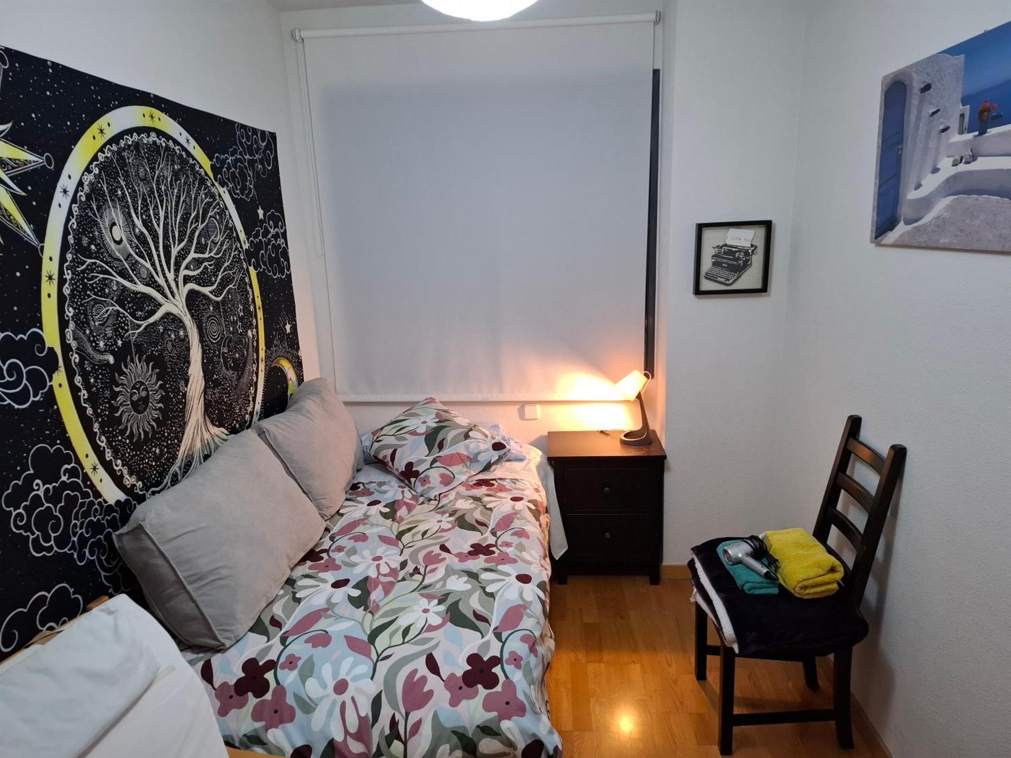Habitaciones Individuales Wifi Tv Microondas Cerca Del Aeropuerto Madrid Habitacion Grande Wc Privado O Habitacion Pequena Wc Compartido Muy Tranquilas Bien Comunicadas Tren Metro Bus Facil Aparcamiento San Sebastián de los Reyes Dış mekan fotoğraf