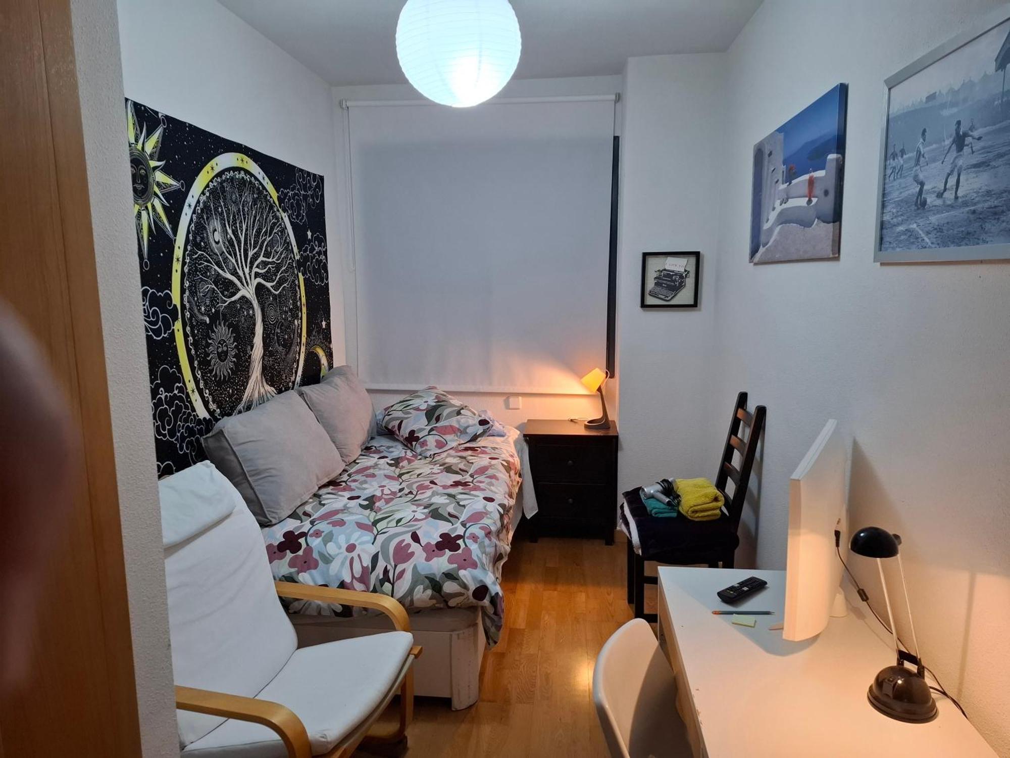 Habitaciones Individuales Wifi Tv Microondas Cerca Del Aeropuerto Madrid Habitacion Grande Wc Privado O Habitacion Pequena Wc Compartido Muy Tranquilas Bien Comunicadas Tren Metro Bus Facil Aparcamiento San Sebastián de los Reyes Dış mekan fotoğraf