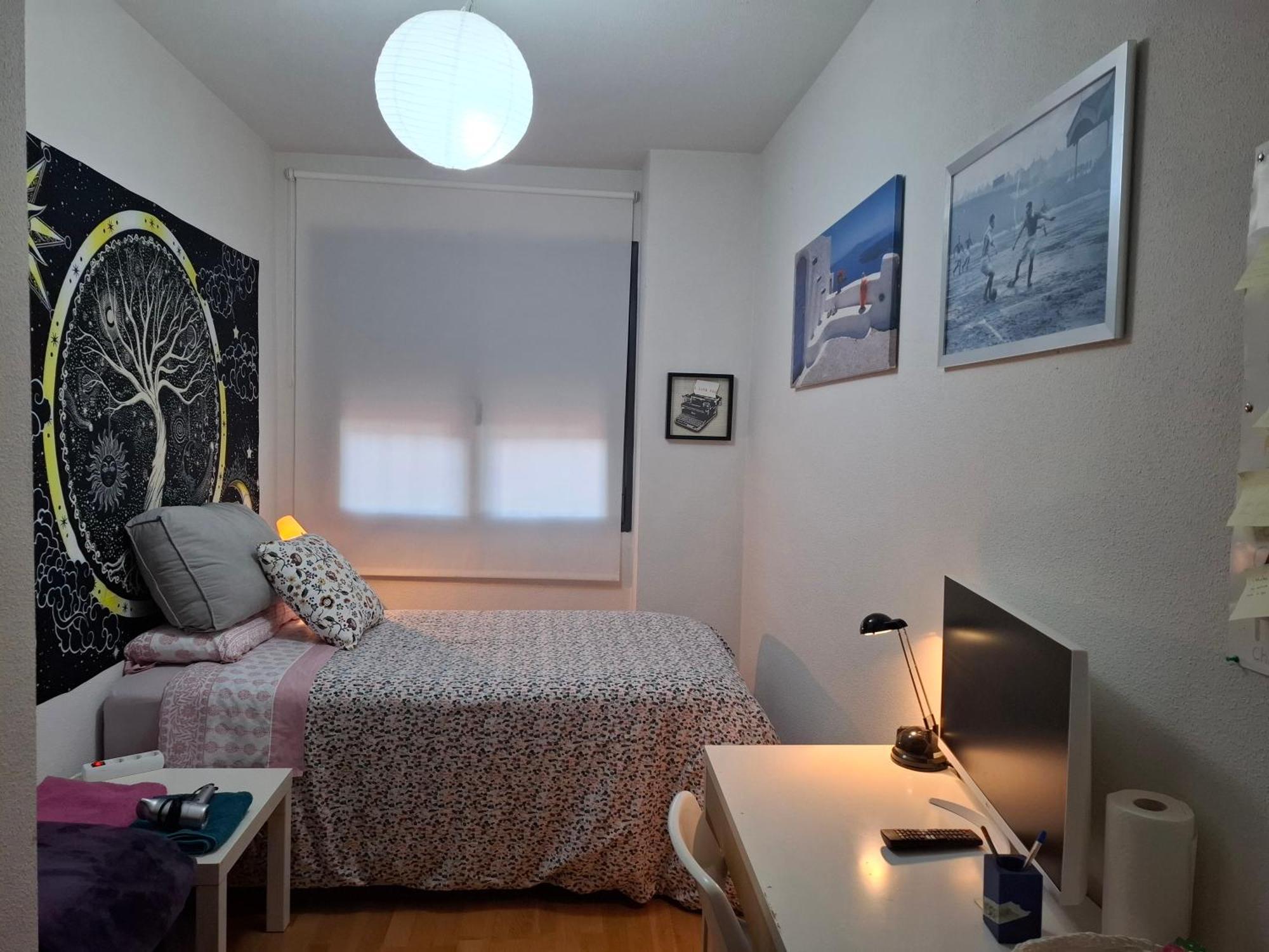 Habitaciones Individuales Wifi Tv Microondas Cerca Del Aeropuerto Madrid Habitacion Grande Wc Privado O Habitacion Pequena Wc Compartido Muy Tranquilas Bien Comunicadas Tren Metro Bus Facil Aparcamiento San Sebastián de los Reyes Dış mekan fotoğraf